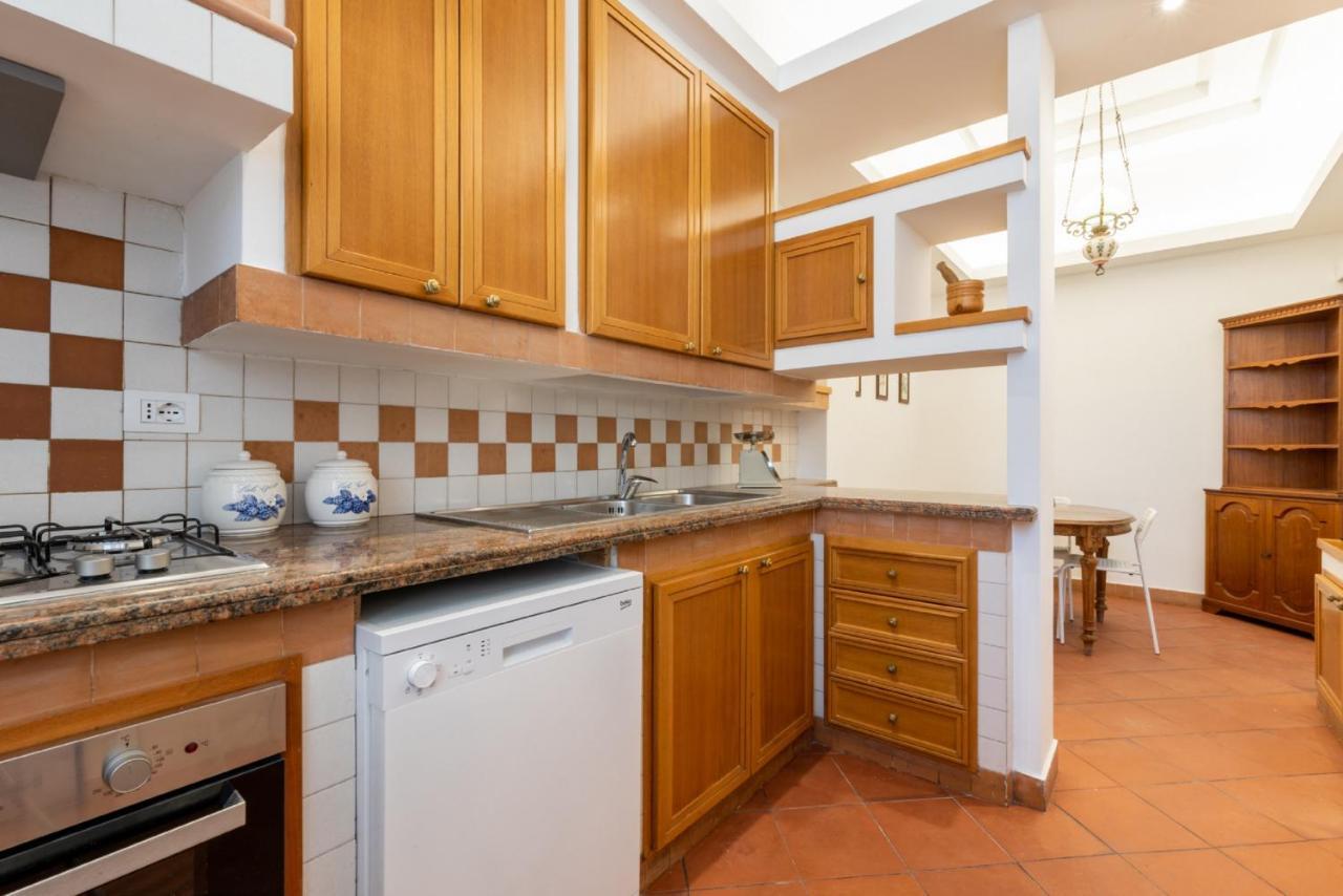 Carosi Apartment, Via Del Viminale * Rome